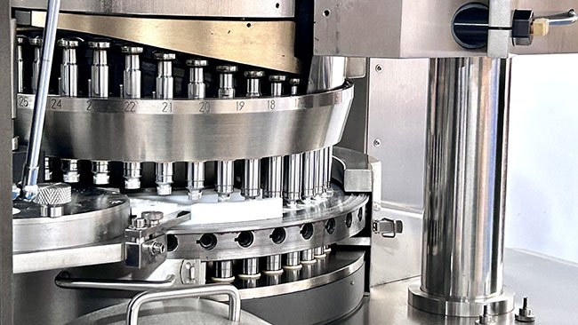 كيف توفر لك مكابس الأقراص عالية السرعة فوائد تتجاوز مجرد الإنتاج؟